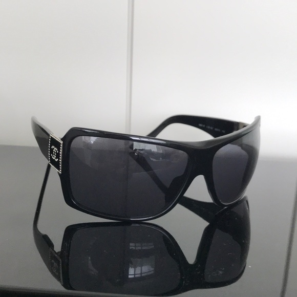 Authentic Chanel Rhinestone Sunglasses - Picture 3 of 6